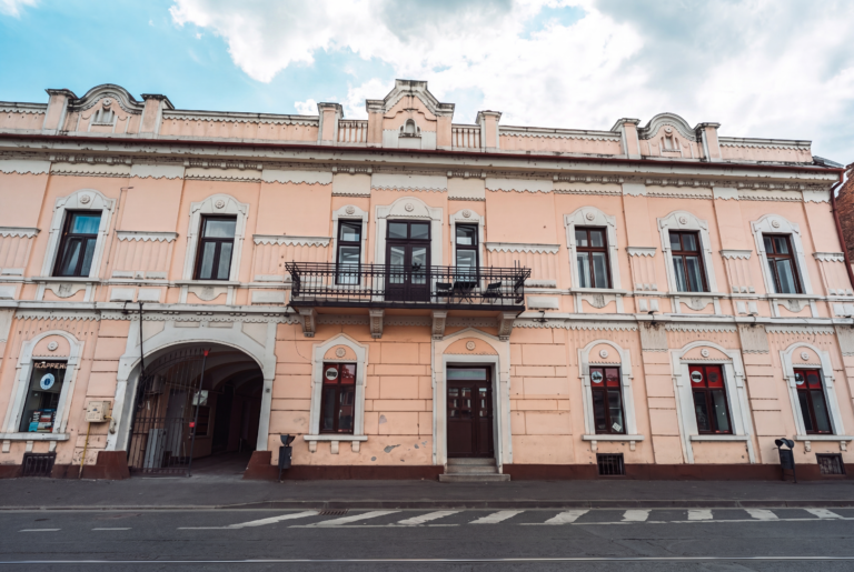 Boul Roșu Arad – Povestea și Istoria unei Zone Legendare